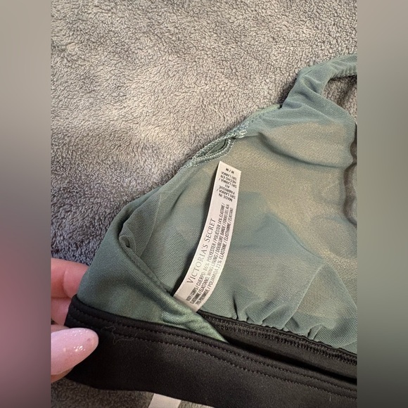 Victoria's Secret Green and Black Triangle Bra - Picture 3 of 3